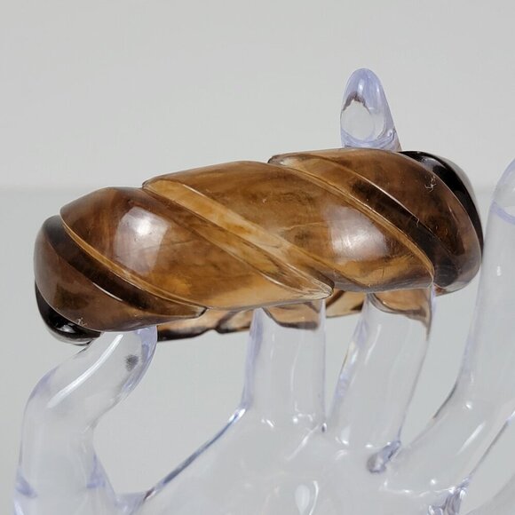 Vintage Faux Tortoise Butterscotch Lucite Etched Bangle Bracelet 8 In - Picture 1 of 5